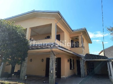 Villa bifamiliare, ottimo stato, 210 m², Mandrogne, Alessandria