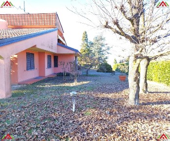 Villa unifamiliare via del Bricco 9, Centro, San Salvatore Monferrato