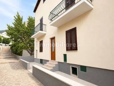 Appartamento via Regina Margherita, 10, Centro, Bussi sul Tirino