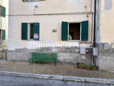 Appartamento via Pio XII 5, Centro, Salle