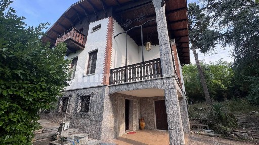 Villa bifamiliare, da ristrutturare, 370 m², Centro, Pietra Marazzi