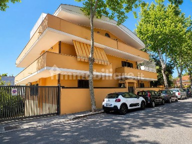 Trilocale via del Santuario 229, Colli Innamorati - Madonna, Pescara