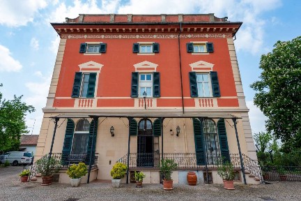 Villa plurifamiliare Strada Comunale Viola-Rosè Faceto, Centro, Tortona
