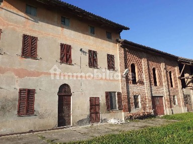 Villa unifamiliare, da ristrutturare, 440 m², Centro, Cassine