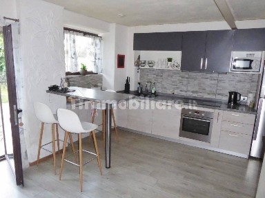 Villa unifamiliare, ottimo stato, 190 m², Terzo
