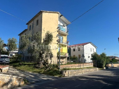 Quadrilocale via Roma 39, Centro, Rosciano