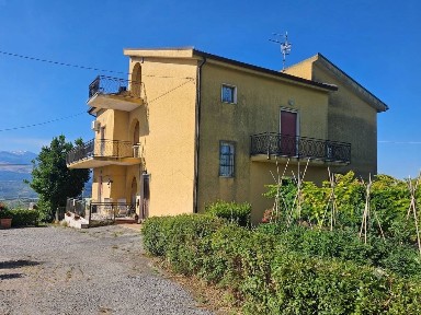 Nocciano, Contrada Collina