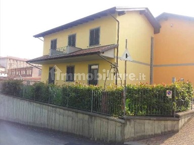 Villa unifamiliare via Degiovanni, Centro, San Salvatore Monferrato