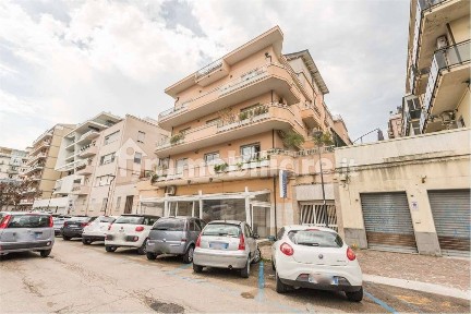Pescara, Piazza Salotto - Corso Umberto, Piazza Primo Maggio, 35