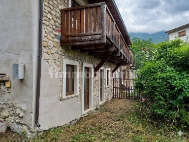 Appartamento ottimo stato, su più livelli, Centro, Sant'Eufemia a Maiella