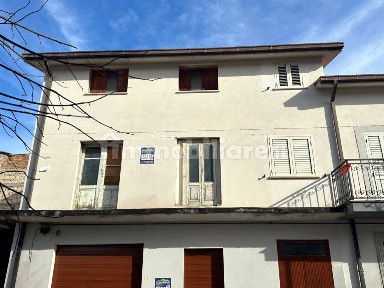 Trilocale via Roma, Centro, Roccamorice
