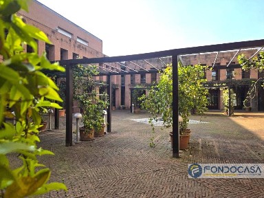 Locale commerciale in Vendita