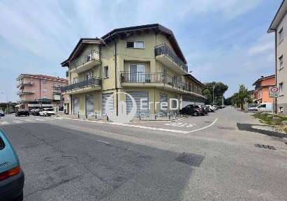 Locale commerciale in Vendita