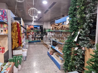 Locale commerciale in Affitto