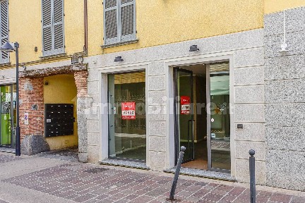 Locale commerciale in Vendita