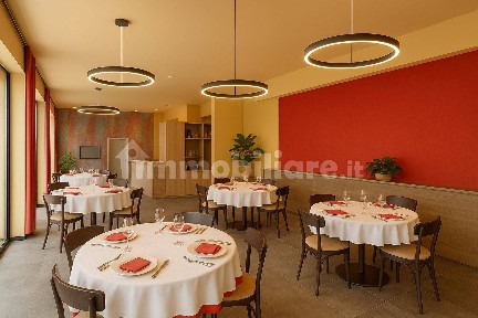 Locale commerciale in Vendita