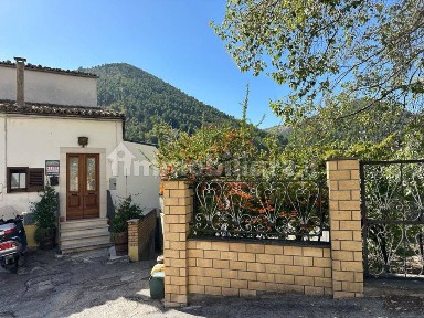 Trilocale via Vigne la Corte 4, Centro, Bussi sul Tirino