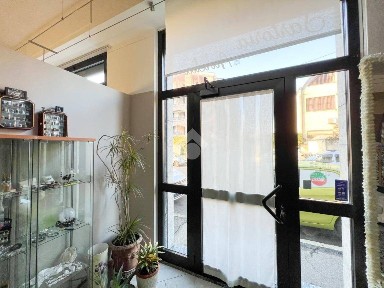 Locale commerciale in Vendita