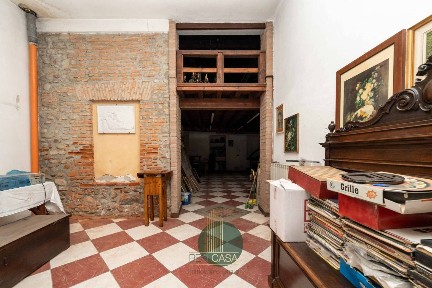 Vimercate, Via Vallicella, 22