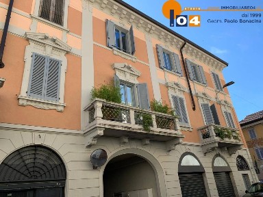 Locale commerciale in Vendita