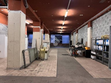 Locale commerciale in Vendita