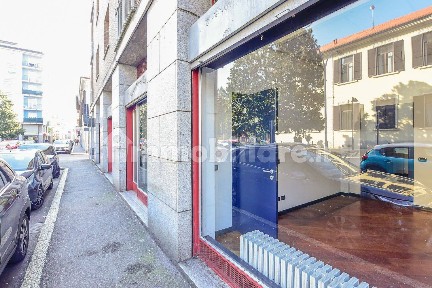 Locale commerciale in Vendita
