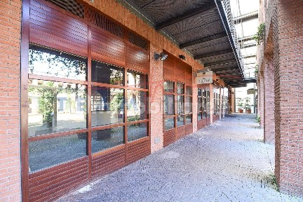 Locale commerciale in Vendita