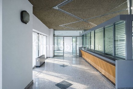 Vimercate, Viale Risorgimento, 32