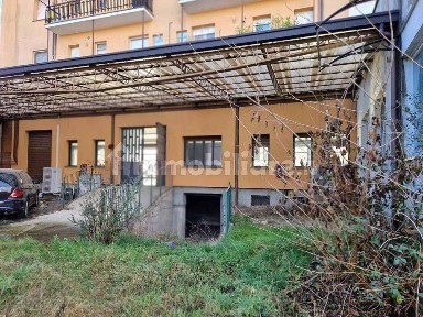 Negozio all'asta corso Como 25, Limbiate