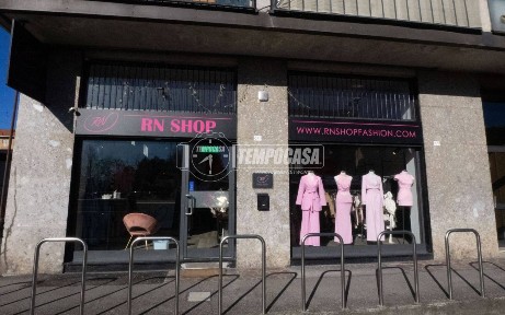 Locale commerciale in Vendita