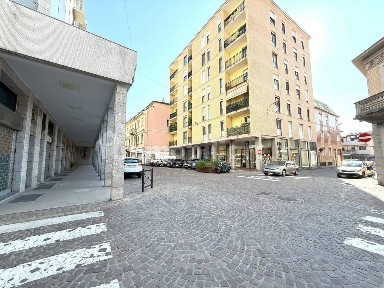 Locale commerciale in Vendita