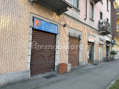 Locale commerciale in Vendita