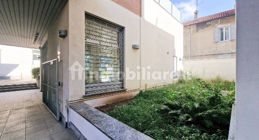 Locale commerciale in Vendita
