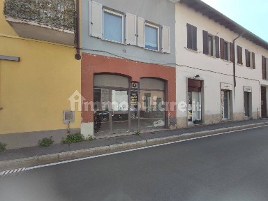 Locale commerciale in Vendita