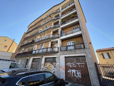 Monza, Regina Pacis - Borsa, NEGOZIO VIA ROTA, 6