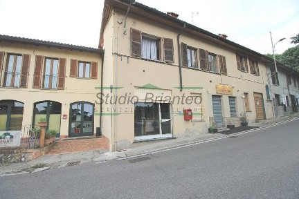 Locale commerciale in Vendita