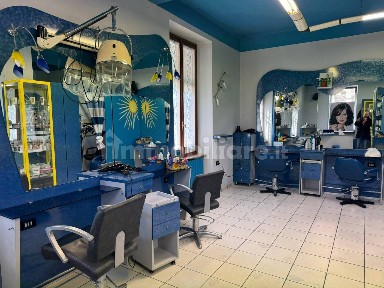 Locale commerciale in Vendita