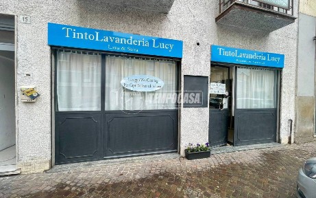 Locale commerciale in Vendita