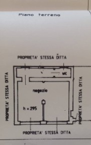 Locale commerciale in Vendita