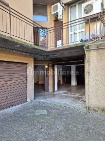 Locale commerciale in Vendita