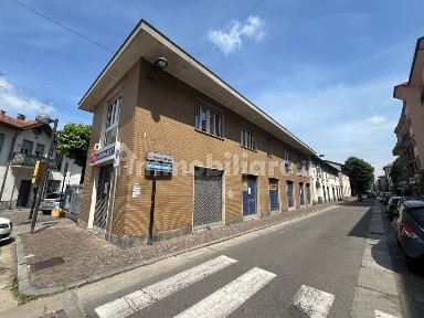 Locale commerciale in Vendita