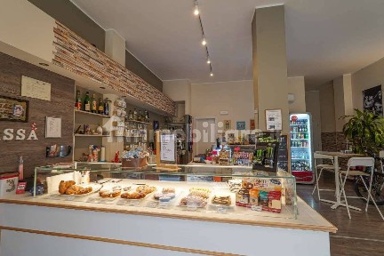 Locale commerciale in Vendita