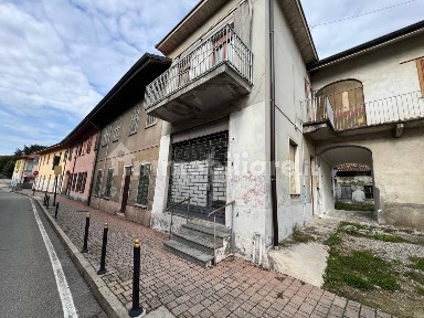 Locale commerciale in Vendita