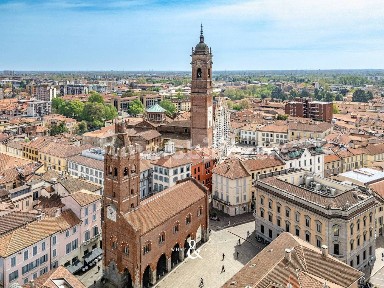 Locale commerciale in Vendita