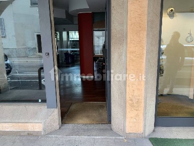 Locale commerciale in Vendita