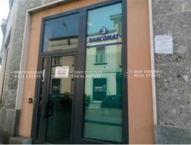 Locale commerciale in Vendita