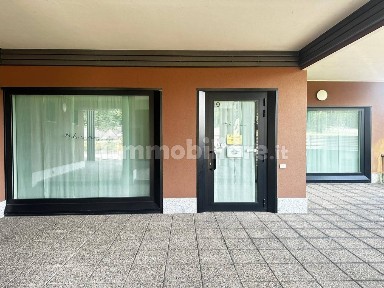 Locale commerciale in Vendita