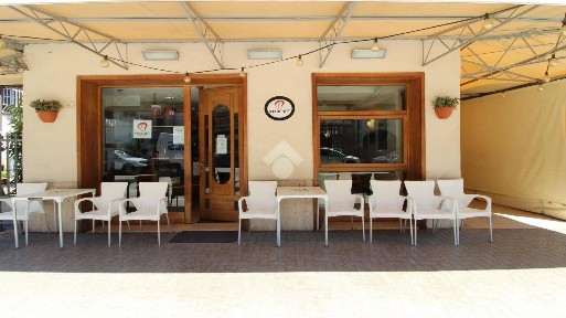 Locale commerciale in Vendita