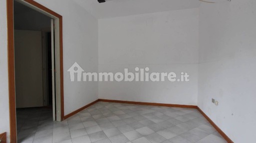 Locale commerciale in Vendita