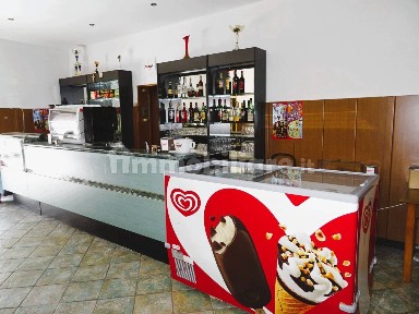 Bar con laboratorio in Affitto